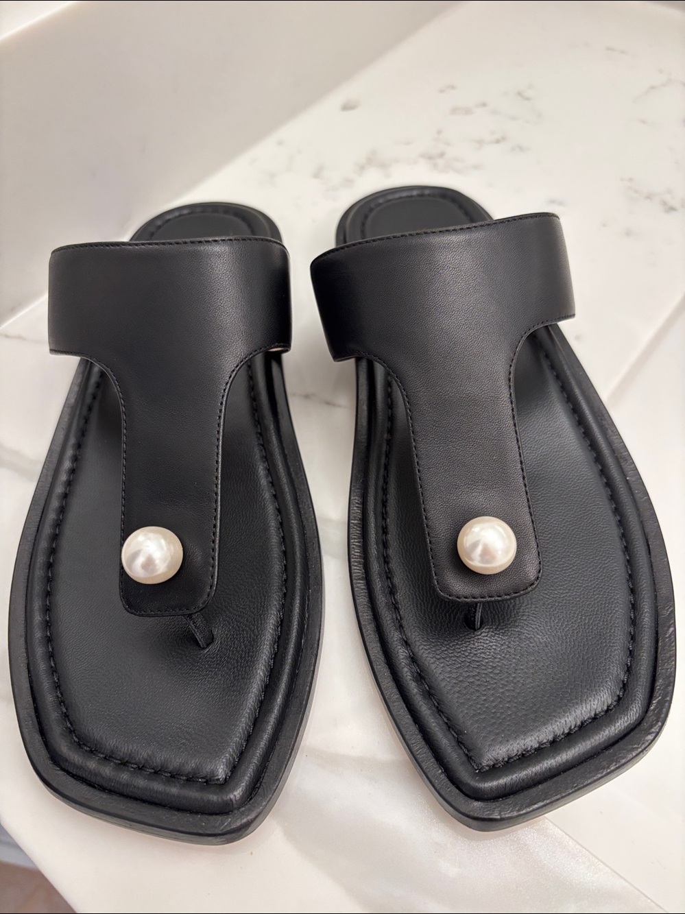 NWOT Stuart Weitzman Black Calf Goldie Pearl-Accent Flat Sandals Size 8